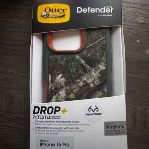 OtterBox Defender Series Camo iPhone 16 Pro Case